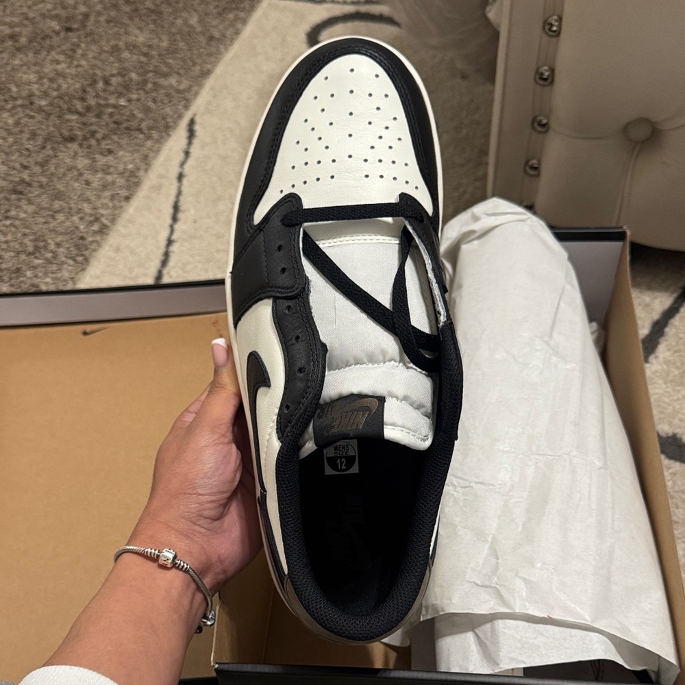 Mens Air Jordan 1 Retro Low OG - Picture 2 of 3